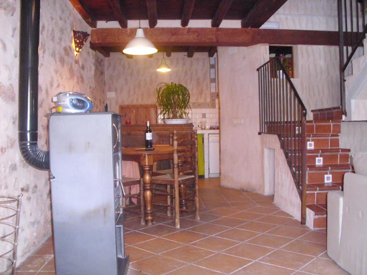 Casa Rural Con Jacuzzi Taberna Del Tio Pedro Cabanas de Polendos エクステリア 写真